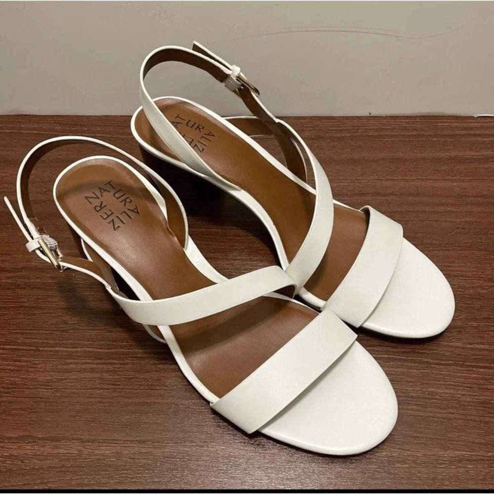 Naturalizer Kendall 8.5 Womens Strappy Sandals White Slingback Block Heel NWOT